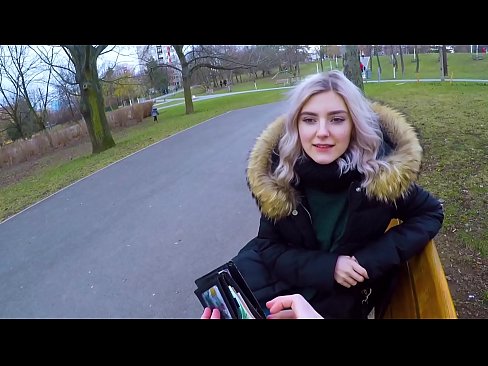 ❤️ Gleypir heitt ásamt ókunnugra fyrir peninga - blástur í garðinum eftir Evu Elfie ❤️ Anal klám á is.xxxpornimages.ru ❌️❤